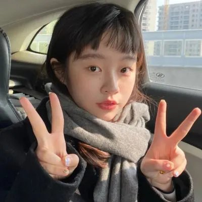 男爵的同桌小女生